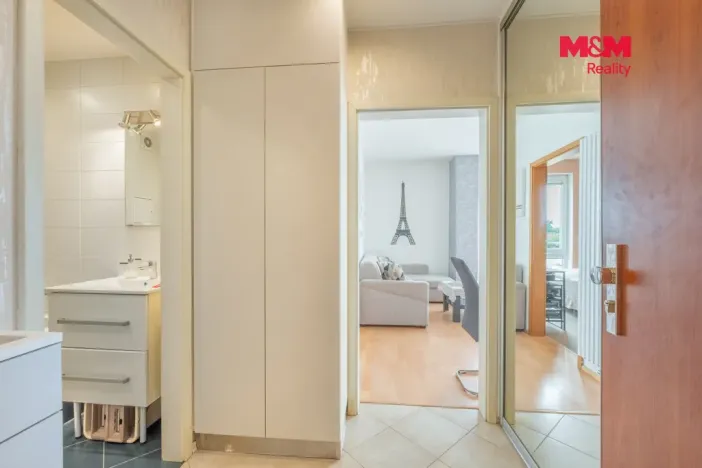 Prodej bytu 2+kk, Praha - Suchdol, Holubí, 40 m2