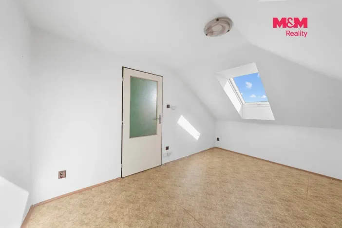 Prodej bytu 2+1, Libochovice, Dvouletky, 46 m2