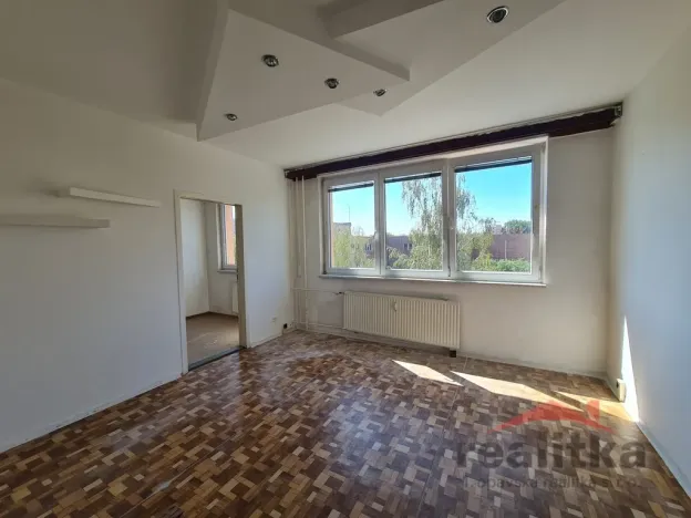 Prodej bytu 2+1, Opava - Kateřinky, Černá, 44 m2