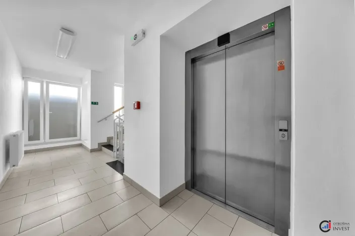 Prodej bytu 2+kk, Pardubice - Ohrazenice, U Sportovní školy, 59 m2