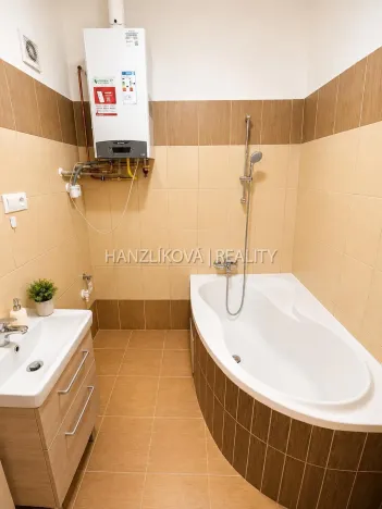 Pronájem bytu 2+1, Třeboň, Vodárenská, 60 m2