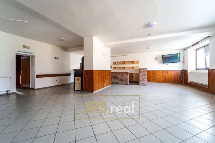 Prodej restaurace, Popice, 498 m2