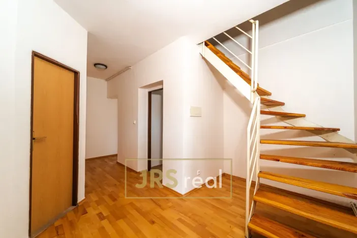 Prodej restaurace, Popice, 498 m2