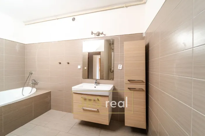 Prodej činžovního domu, Popice, 498 m2