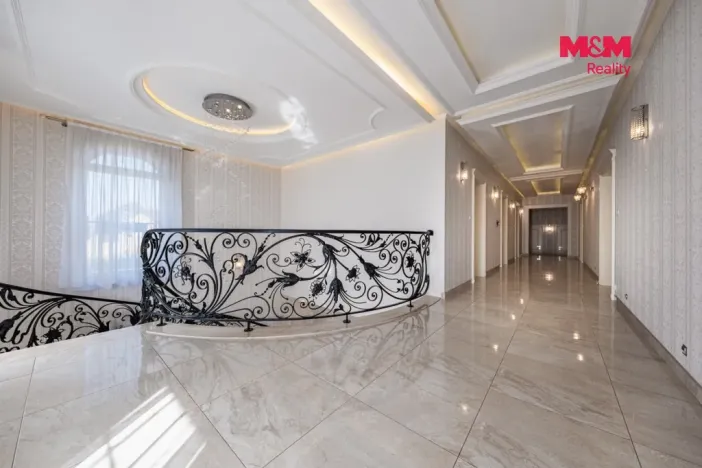 Prodej obchodního prostoru, Šestajovice, U Váhy, 356 m2