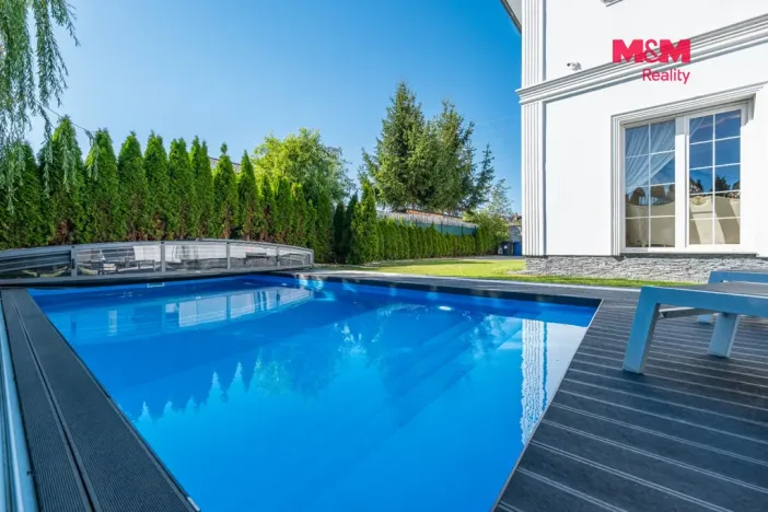 Prodej obchodního prostoru, Šestajovice, U Váhy, 356 m2