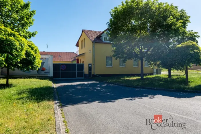 Prodej obchodního prostoru, Nýřany, Staročeské nám., 3458 m2