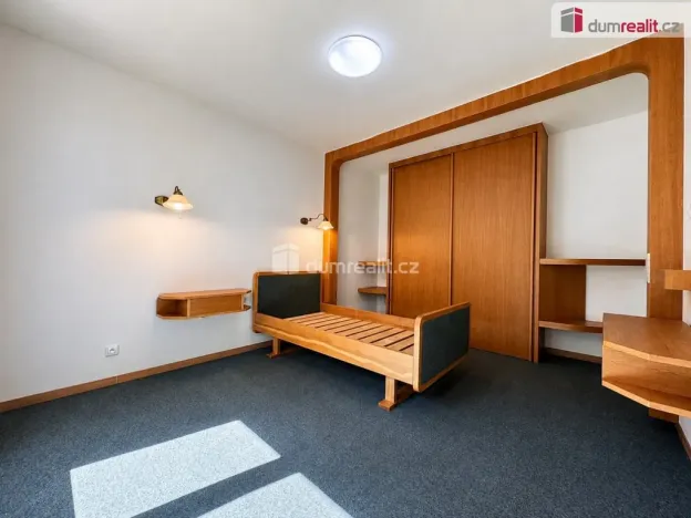 Prodej bytu 1+1, Karlovy Vary, Sládkova, 35 m2
