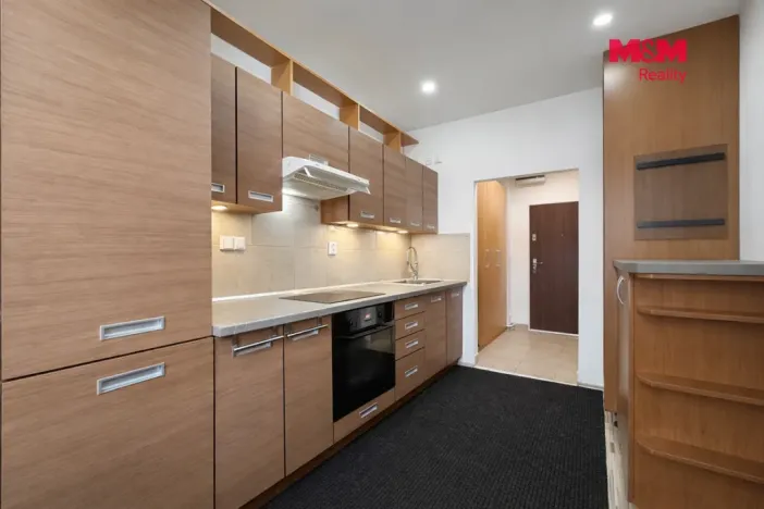 Prodej bytu 1+1, Karlovy Vary - Rybáře, Nákladní, 33 m2