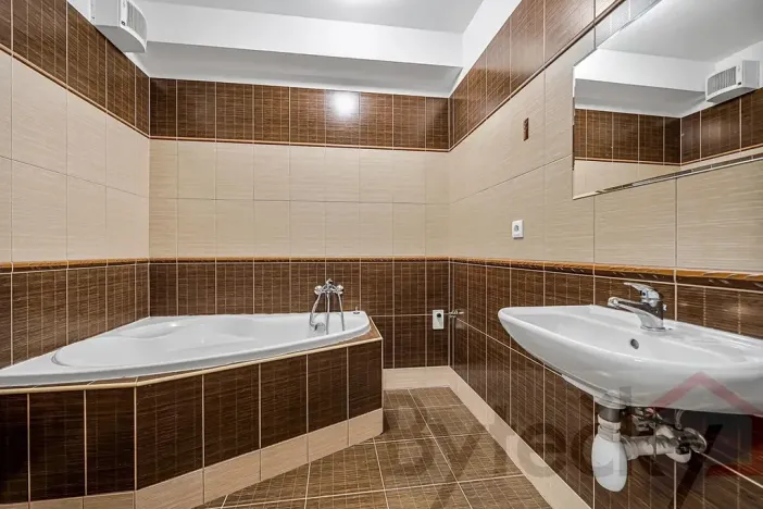 Prodej bytu 2+1, Praha - Dolní Počernice, Národních hrdinů, 62 m2