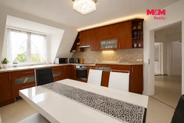 Prodej bytu 3+1, Dalovice - Všeborovice, Dolní, 74 m2