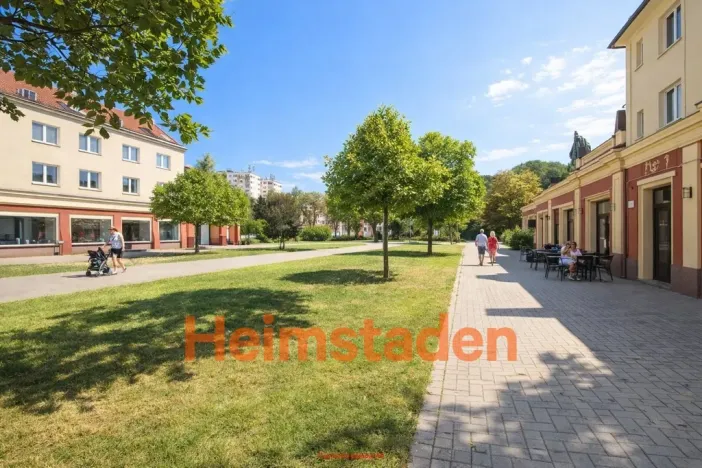 Pronájem kanceláře, Karviná - Nové Město, nám. Budovatelů, 77 m2