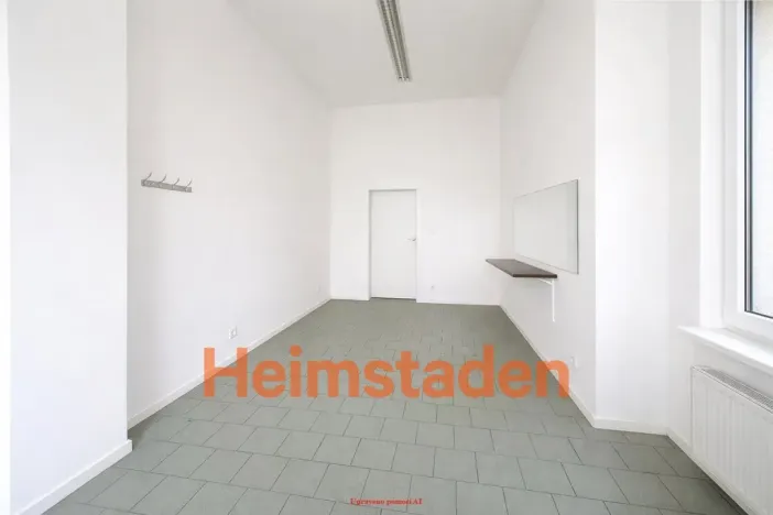 Pronájem kanceláře, Karviná - Nové Město, nám. Budovatelů, 77 m2