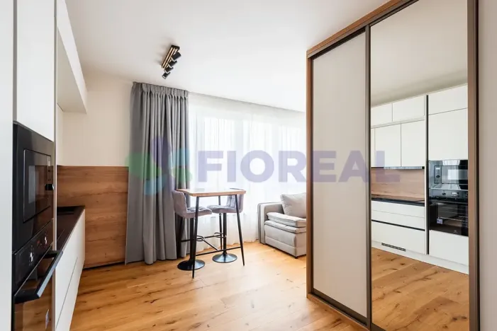 Pronájem bytu 1+kk, Praha - Radlice, U Komína, 38 m2