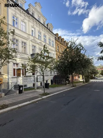 Pronájem bytu 2+kk, Karlovy Vary, Bělehradská, 45 m2