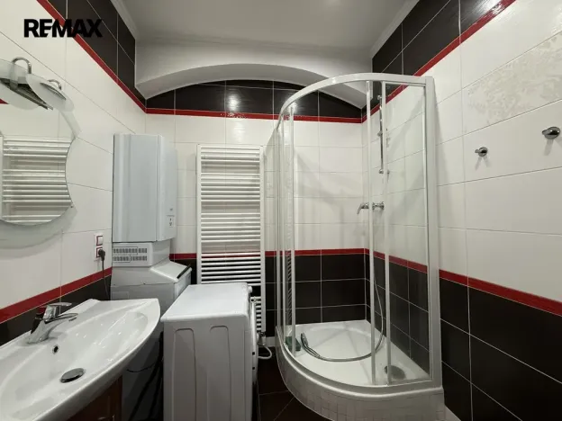 Pronájem bytu 2+kk, Karlovy Vary, Bělehradská, 45 m2