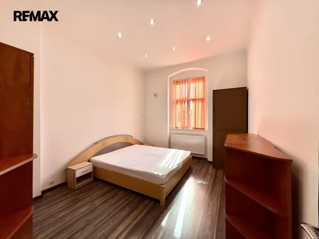 Pronájem bytu 2+kk, Karlovy Vary, Bělehradská, 45 m2