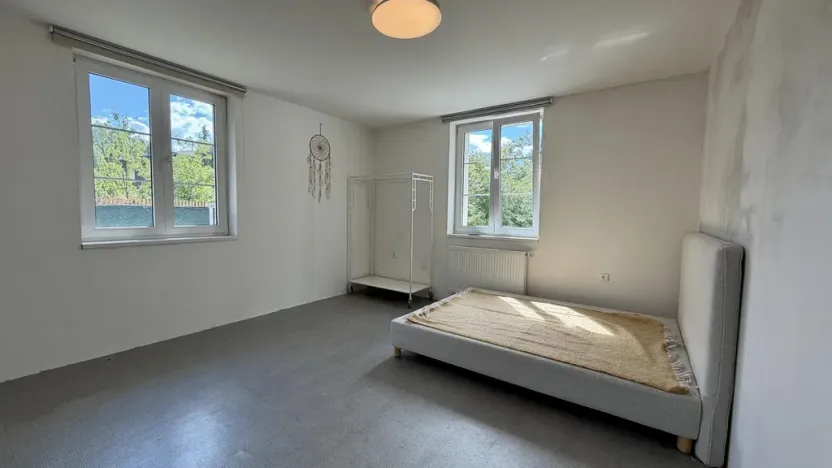 Pronájem bytu 3+kk, Praha - Klánovice, Divecká, 1000 m2