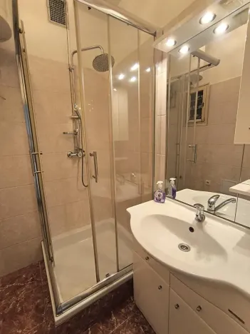 Pronájem bytu 2+kk, Hradec Králové, Vocelova, 45 m2