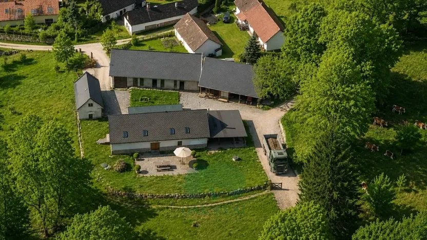 Prodej zemědělského objektu, Vrchotovy Janovice, 952 m2