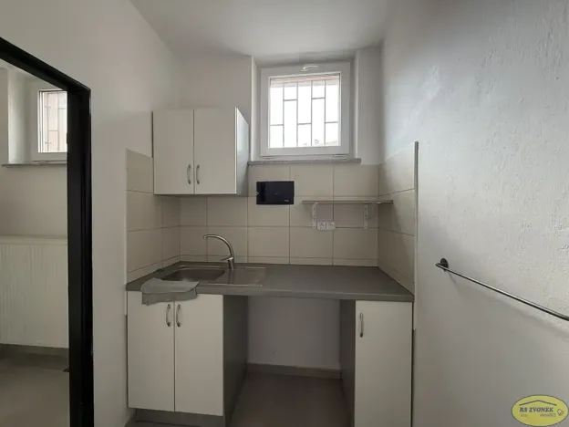 Pronájem obchodního prostoru, Kroměříž, Tovačovského, 101 m2
