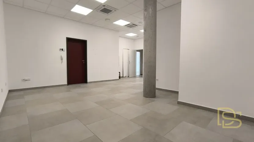 Pronájem obchodního prostoru, Brno - Židenice, Gajdošova, 84 m2