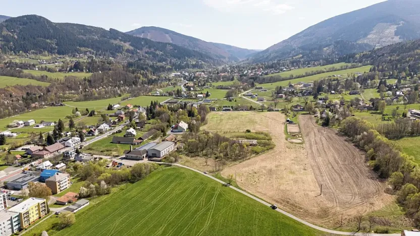 Prodej komerčního pozemku, Ostravice, 60074 m2