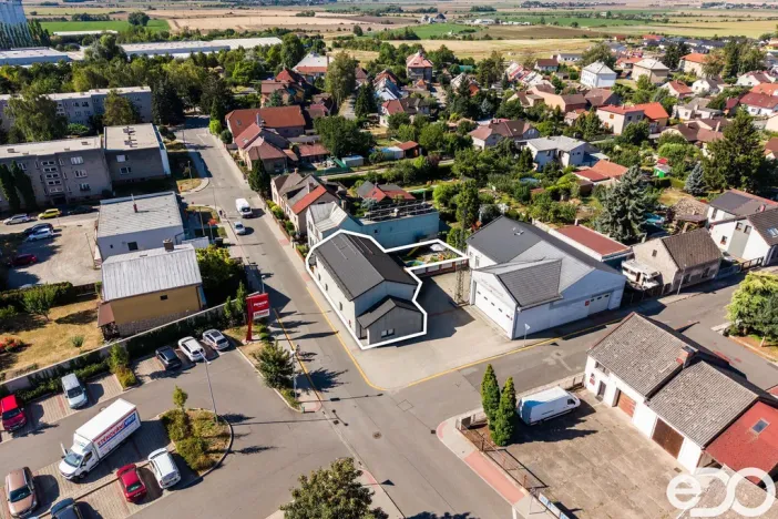 Prodej rodinného domu, Dobrovice, Husova ulice, 213 m2