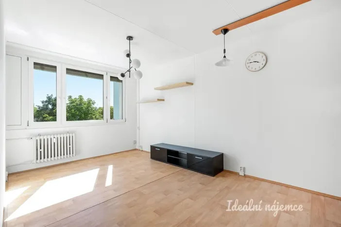Pronájem bytu 2+kk, Praha, Novodvorská, 39 m2