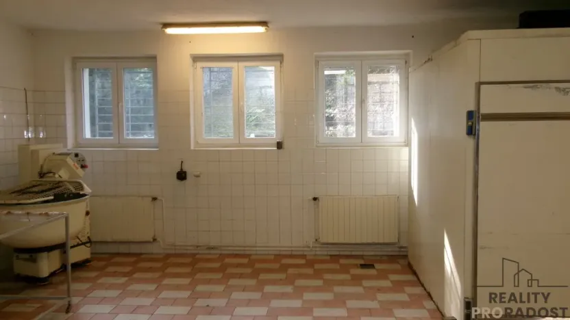 Pronájem skladu, Střelice, 120 m2