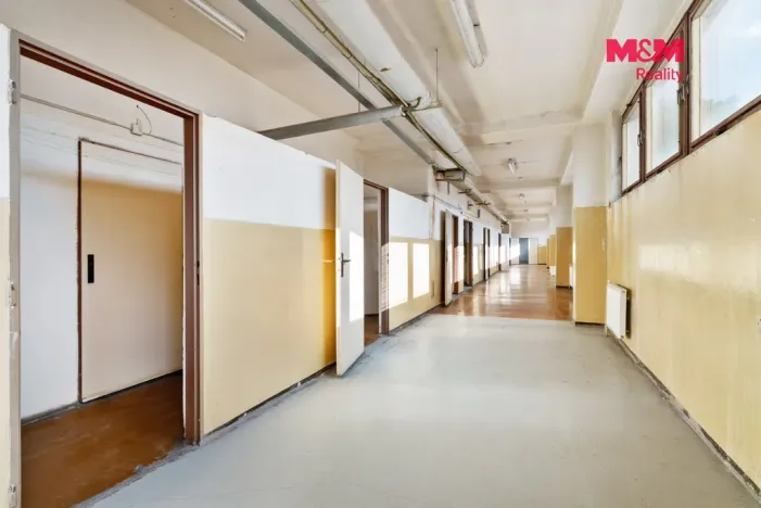 Pronájem skladu, Frýdlant, Úzká, 4500 m2