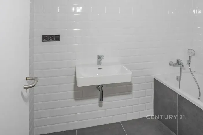 Prodej bytu 4+kk, Praha - Vysočany, Kolbenova, 176 m2