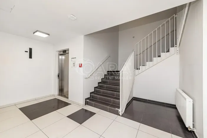 Prodej bytu 1+kk, Praha - Vysočany, Strnadových, 32 m2