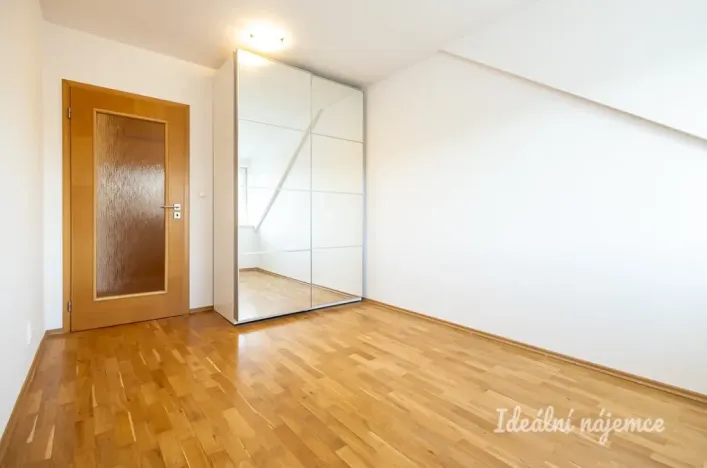 Pronájem bytu 2+1, Praha - Dejvice, Mydlářka, 55 m2