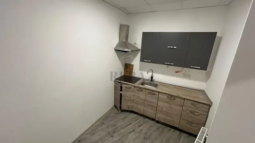 Pronájem obchodního prostoru, Karlovy Vary, Sokolovská, 105 m2