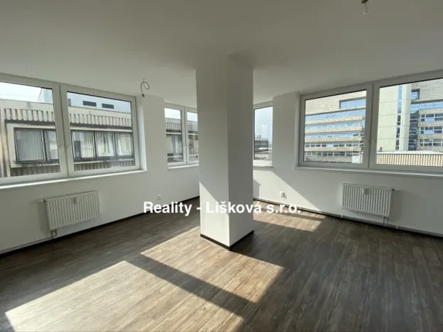 Pronájem bytu 2+kk, Ústí nad Labem - Ústí nad Labem-centrum, Velká Hradební, 54 m2