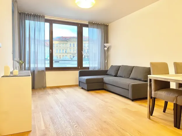 Pronájem bytu 2+kk, Praha - Vysočany, Sokolovská, 50 m2