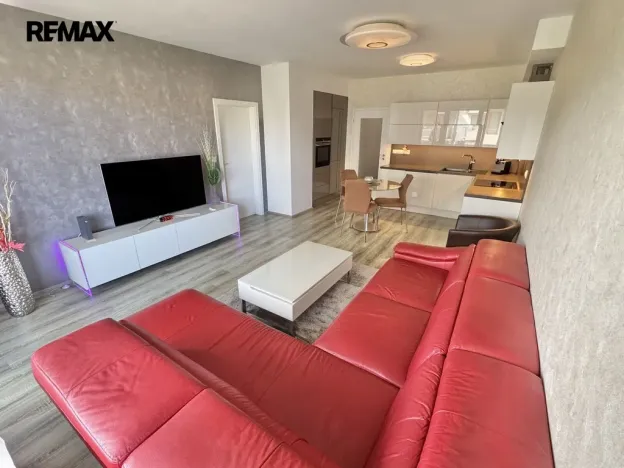 Prodej bytu 2+kk, Praha - Vysočany, Modrého, 61 m2