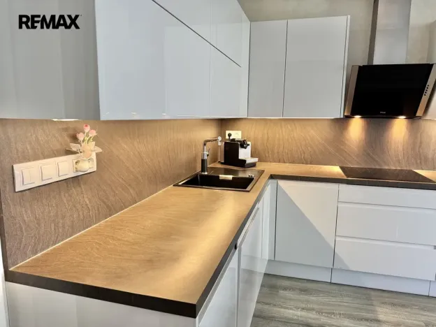 Prodej bytu 2+kk, Praha - Vysočany, Modrého, 61 m2