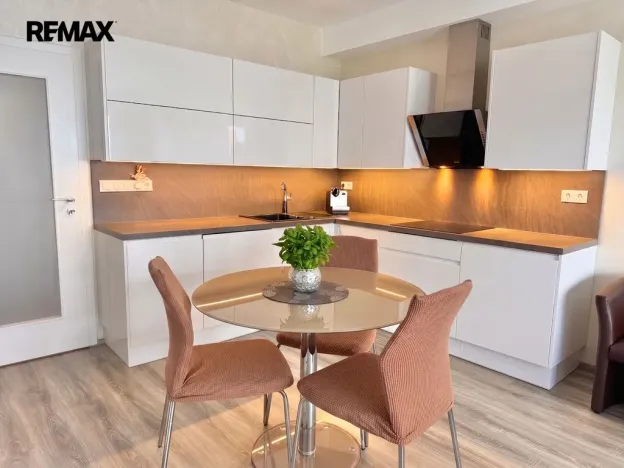 Prodej bytu 2+kk, Praha - Vysočany, Modrého, 61 m2