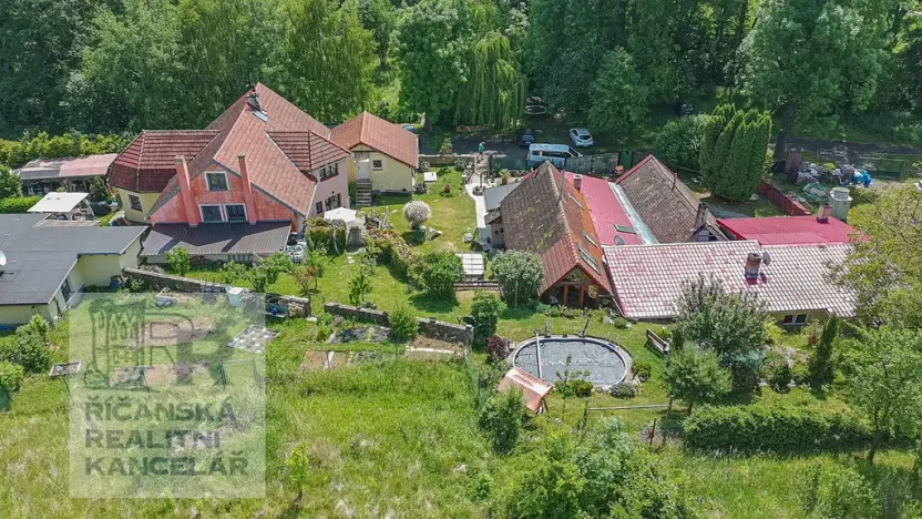 Prodej činžovního domu, Červené Pečky, Dobešovice, 617 m2