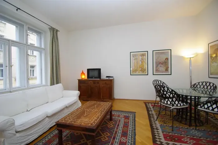 Pronájem bytu 3+1, Praha - Nové Město, Odborů, 81 m2