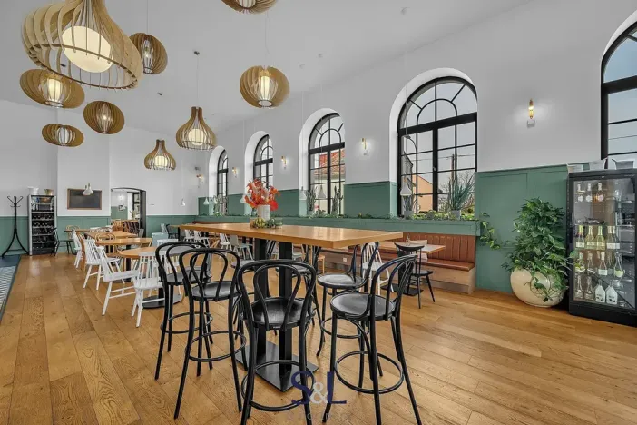 Pronájem restaurace, Osečná, Svatovítské náměstí, 183 m2