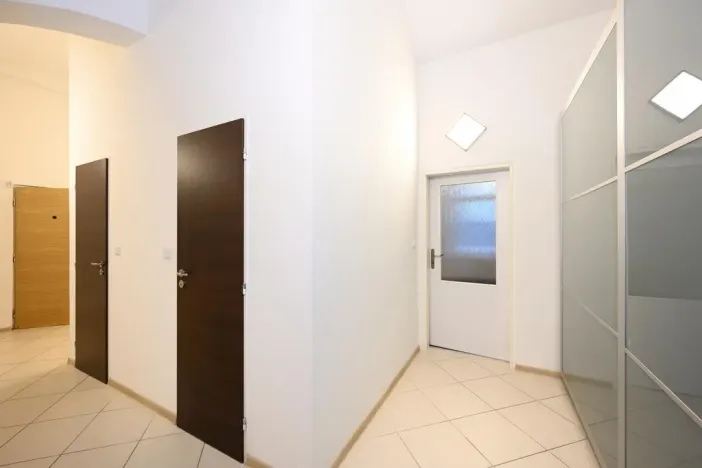 Pronájem bytu 3+1, Praha - Smíchov, Kroftova, 84 m2