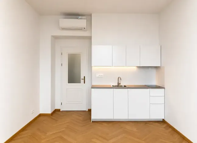 Pronájem bytu 1+kk, Praha - Vinohrady, 27 m2