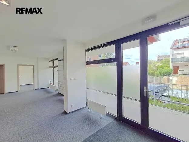 Pronájem obchodního prostoru, Praha - Modřany, Soukalova, 104 m2
