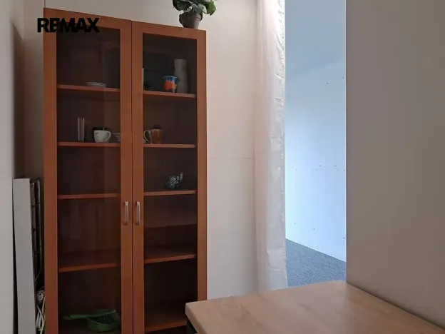 Pronájem obchodního prostoru, Praha - Modřany, Soukalova, 104 m2