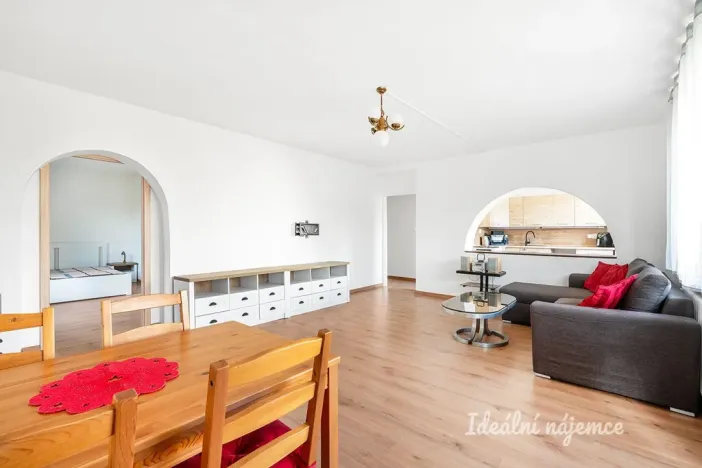Pronájem bytu 2+1, Praha - Smíchov, U dvou srpů, 60 m2
