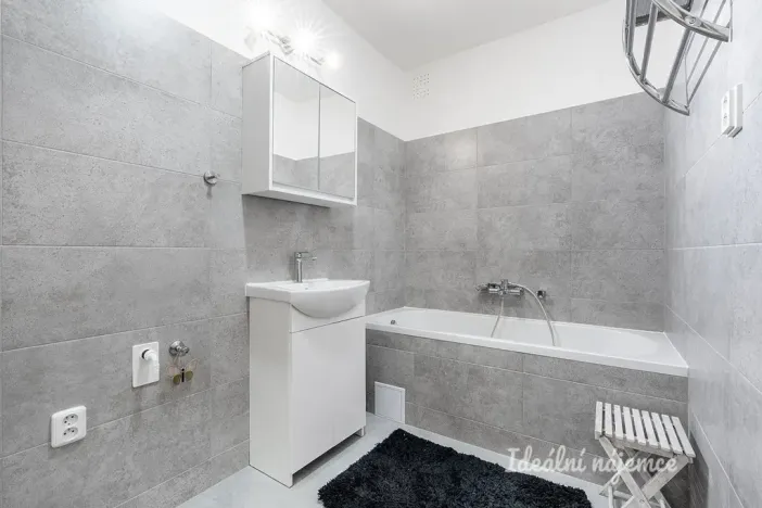 Pronájem bytu 2+1, Praha - Smíchov, U dvou srpů, 60 m2