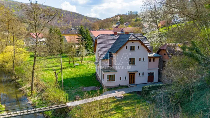 Prodej bytu 4+1, Beroun - Beroun-Hostim, Ke Svatému Jánu, 182 m2
